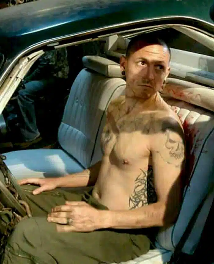 Chester Bennington en la película Saw