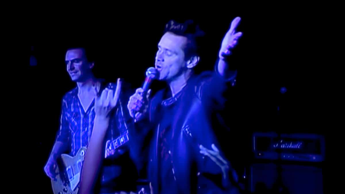 El cover menos pensado: Jim Carrey cantando “Creep” de Radiohead en un bar de Nueva York