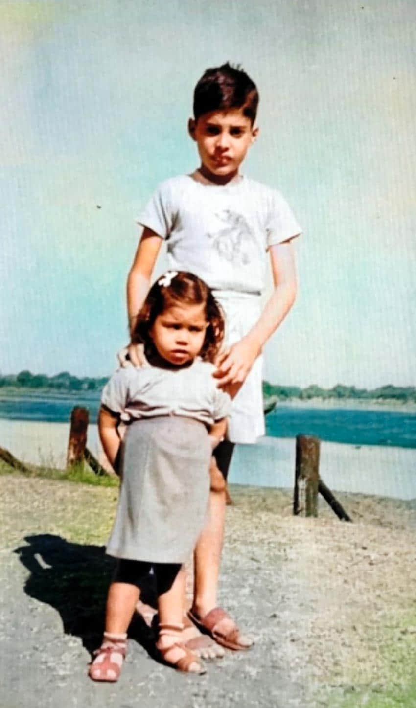 Freddie Mercury y su hermana cuando eran niños