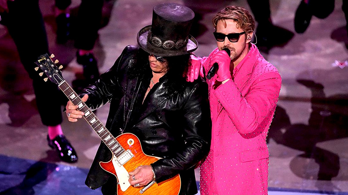 Ryan Gosling y Slash roban el show de los Oscar 2024 con "I'm Just Ken"