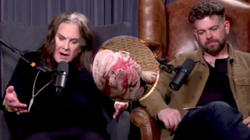 Ozzy Osbourne adoptó a un perro rescatado que sobrevivió a un ataque con fuego