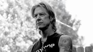 Duff McKagan hizo un cover de David Bowie: escuchá "Heroes"